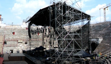 Attention Sting.com members with tickets for upcoming shows in Paris, Budapest and Amsterdam ...